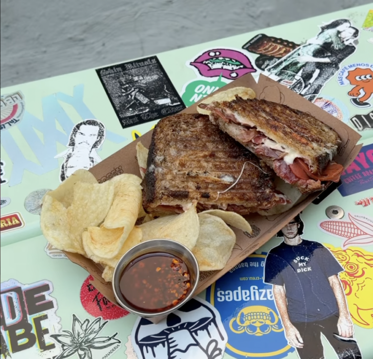 Sandwich green rhino